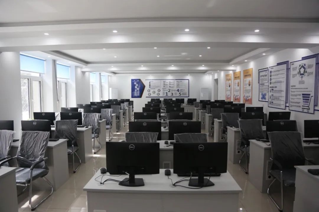 黑龍江省商務(wù)學(xué)校2025年計算機(jī)軟硬件技術(shù)專業(yè)招生簡章